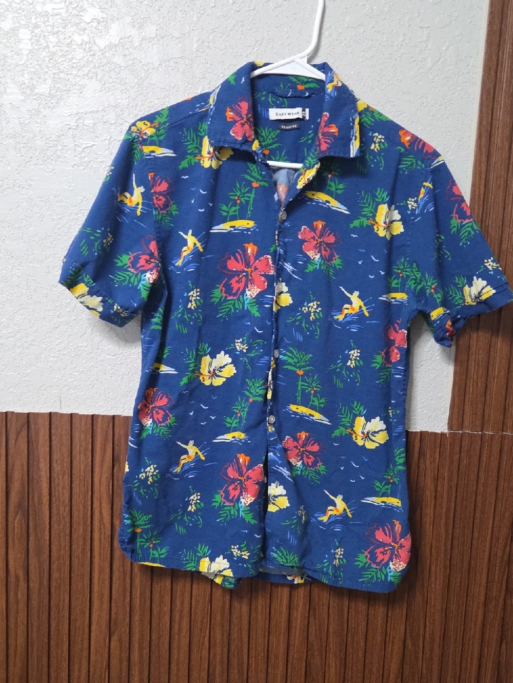 Easy Wear Hawaiian Floral Hibiscus Shirt Button Up Short Sleeve Beach Vacation.
